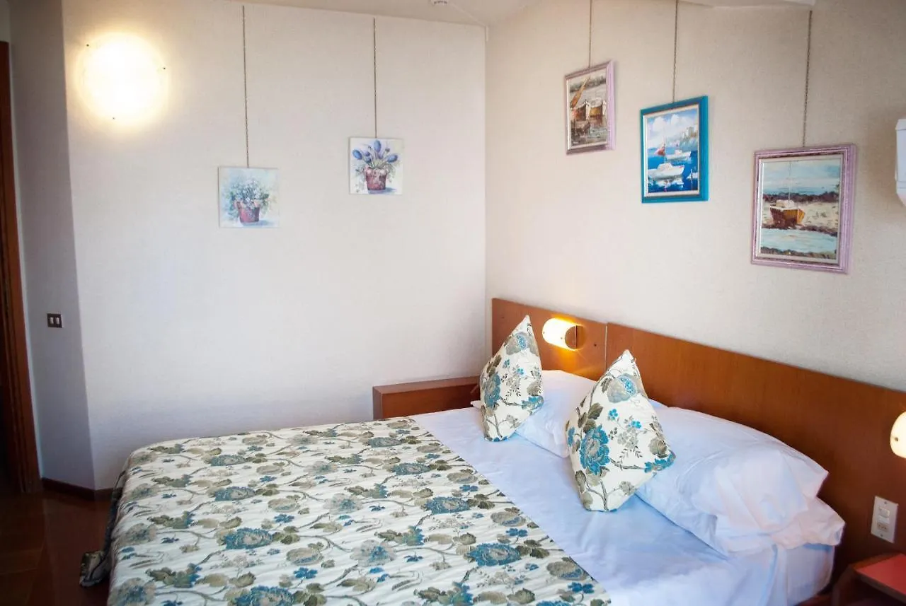 **  Hotel Grifone Sirmione Italy