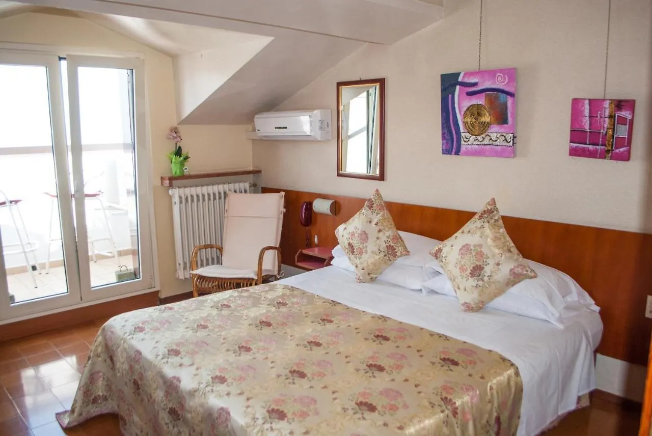 **  Hotel Grifone Sirmione Italy