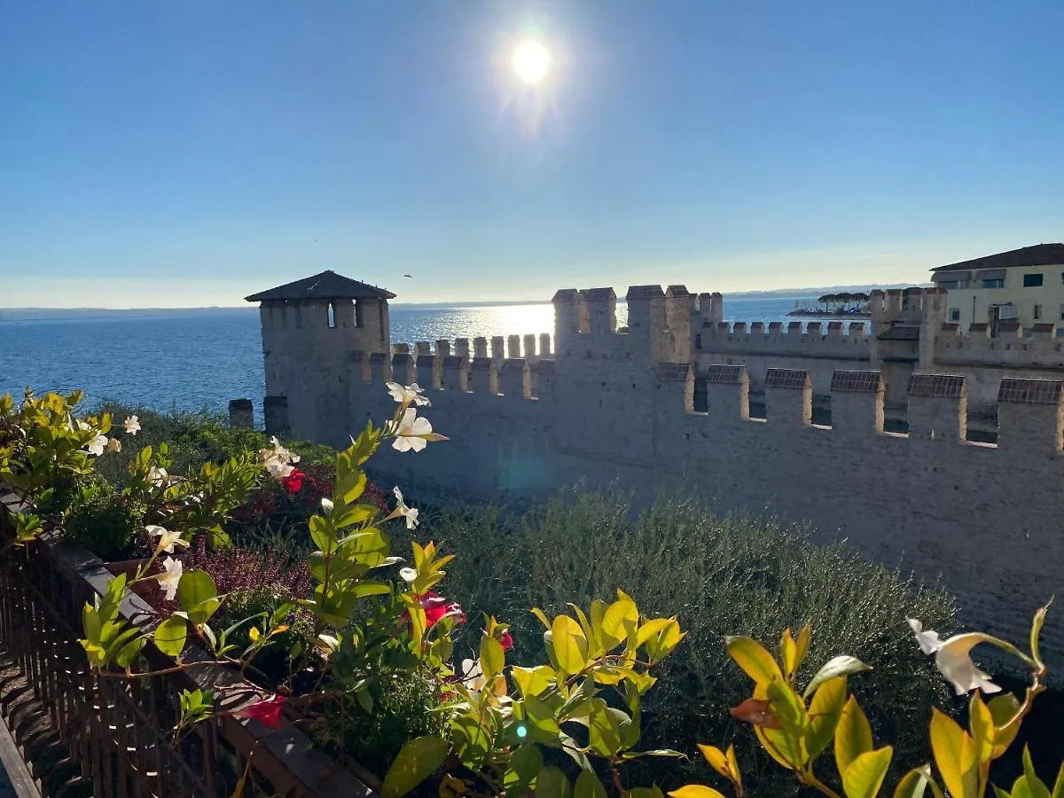Hotel Grifone Sirmione 2*,