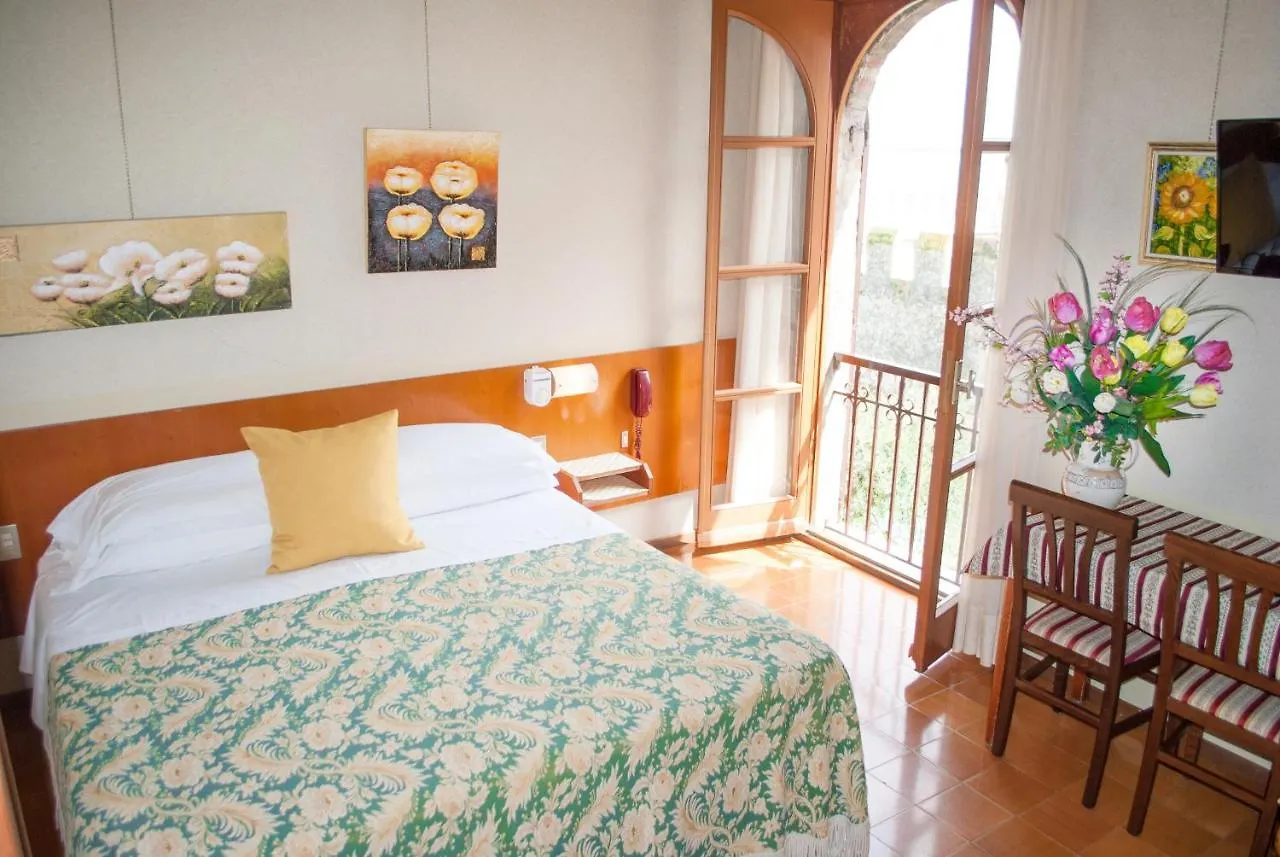 Hotel Grifone Sirmione 2*,